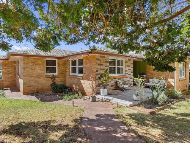 Flexible Living in Centenary Heights!