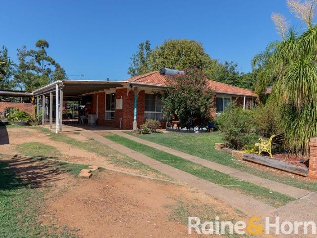 Flexible Living with Detached Retreat on 831sqm
