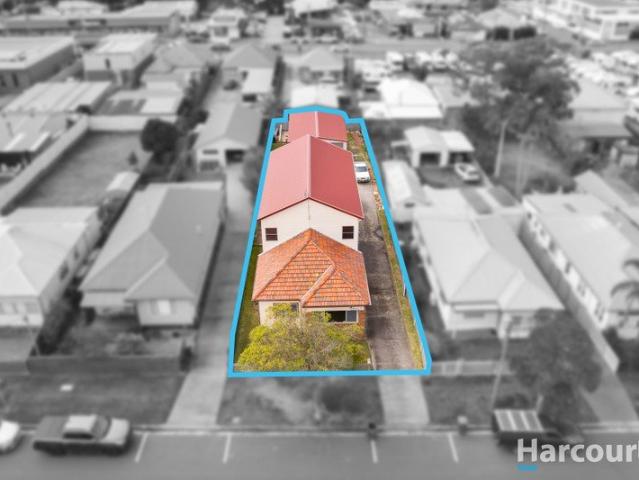 Flexible living with ENDLESS opportunities, MU1 zoned 600m to lake's edge!
