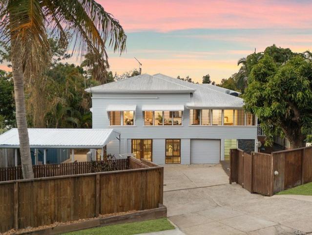 Flexible living with poolside entertaining