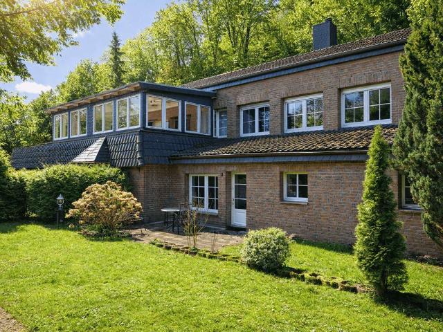 Flexibles Generationenhaus mit 3 Einheiten – ideal für Generationenwohnen, Büro oder Teilvermietung