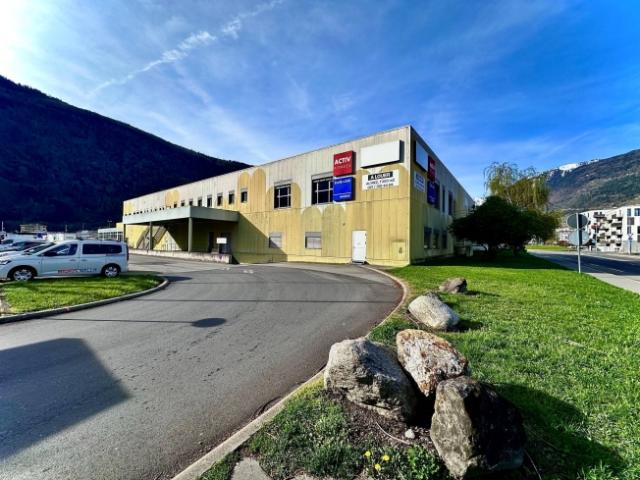 Flexibles Lager, ab 100 m2 zu vermieten in Martigny