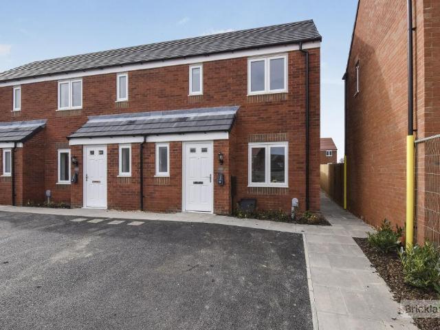 Fleckney LE8 3 bed end of terrace house to rent £1,350 pcm £312 pw