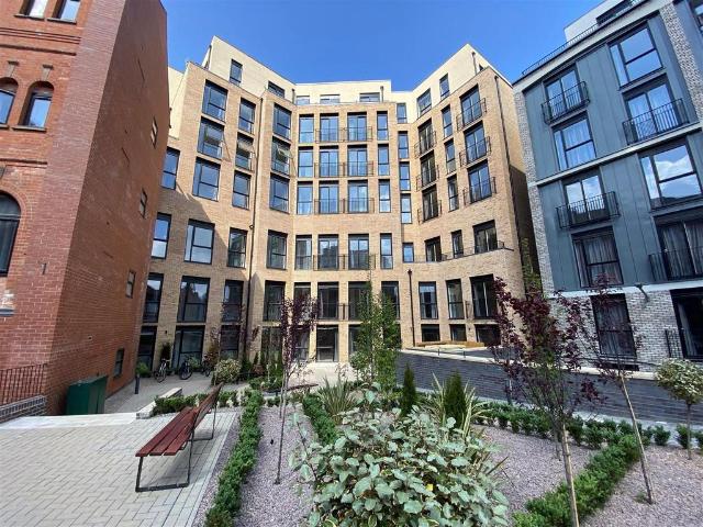 Fleet Court, Leicester LE1 1 bed apartment to rent £795 pcm £183 pw