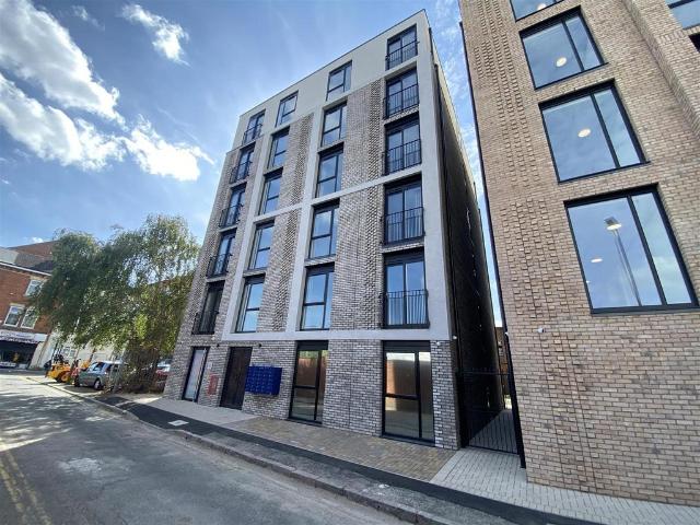Fleet Court, Leicester LE1 1 bed apartment to rent £805 pcm £186 pw