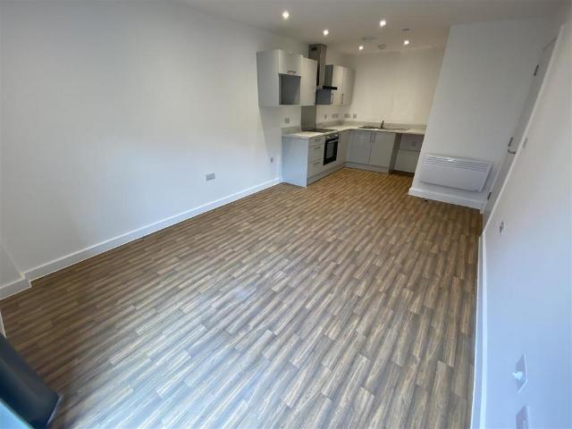 Fleet Court, Leicester LE1 1 bed apartment to rent £805 pcm £186 pw
