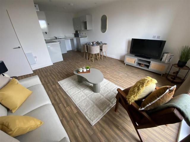 Fleet Court, Leicester LE1 1 bed apartment to rent £805 pcm £186 pw