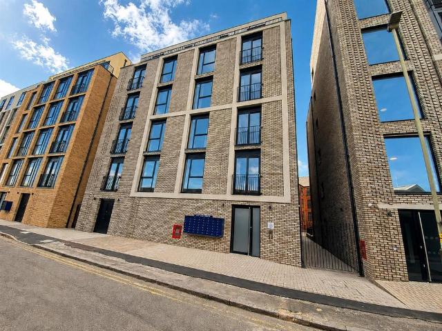 Fleet Court, Leicester LE1 1 bed apartment to rent £805 pcm £186 pw