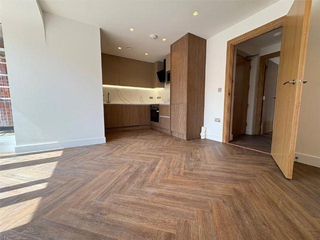 Fleet Road, Fleet, Hampshire, GU51 1 bed flat to rent £1,275 pcm £294 pw