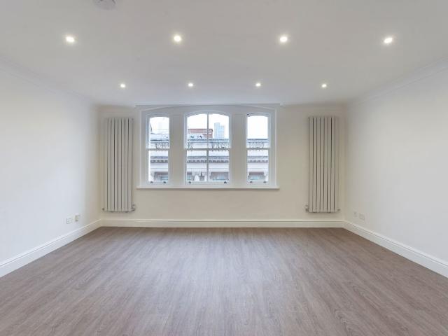 Fleet Street, London EC4A, 1 bed flat to rent, £2,950 pcm | PrimeLocation