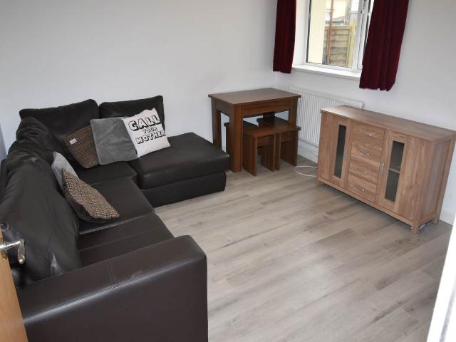Fleet Street, Sandfields, City Centre, Swansea SA1, 4 bed property to rent, £1,400 pcm | PrimeLocation