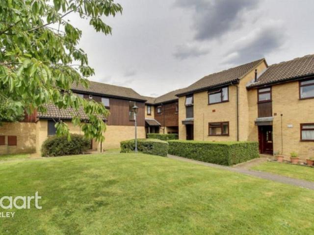 Fleetham Gardens, READING 1 bed terraced house to rent £1,100 pcm £254 pw