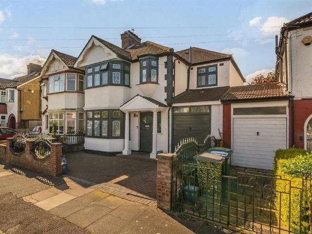 Fleetwood Road, London NW10 5 bed semi detached house to rent £4,200 pcm £969 pw