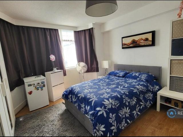 Fleetwood Road, London, NW10 1 bed in a house share to rent £1,100 pcm £254 pw