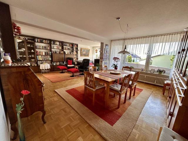 Flein 4,5 Zimmer, Balkone, Einbauküche und Garage Einzug ab November