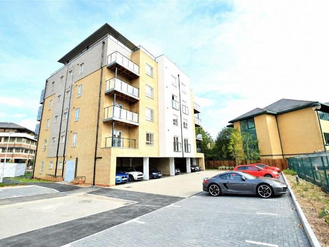Fleming Place, Bracknell, Berkshire RG12, 1 bed flat to rent, £1,350 pcm | PrimeLocation