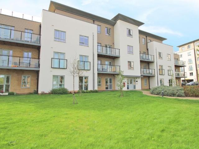 Fleming Place, Bracknell, Berkshire RG12, 2 bed flat to rent, £1,575 pcm | PrimeLocation