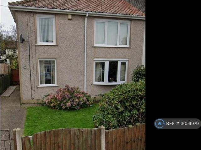 Fleswick Avenue, Whitehaven, CA28 3 bed semi detached house to rent £850 pcm £196 pw