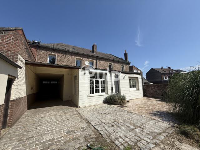 Opportunité à saisir: 2 maisons + 1 hangar 150 m2 + Dépendances + Jardin