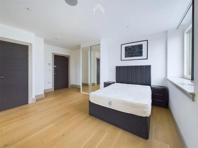 Flint Court, Finchley | London N12 Apartment to rent £1,400 pcm £323 pw