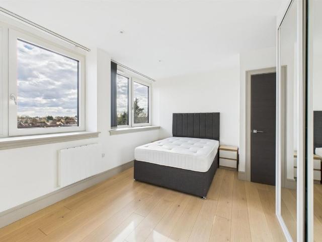 Flint Court, Finchley | London N12, Studio to rent, £1,400 pcm | PrimeLocation