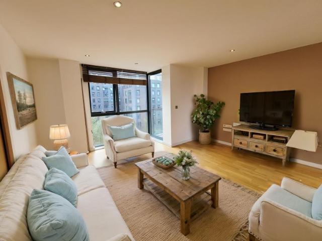 Flint Glass Wharf, 35 Radium Street, Manchester, M4 6AD, United Kingdom | 2 bed apartment for rent #139402264 | Rentberry
