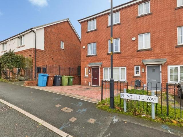 Flint Hill Way, Lees, Oldham, OL8 5 bed townhouse to rent £1,700 pcm £392 pw