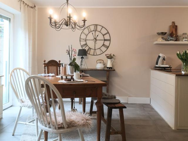 Fluffy and beautiful: spacious 2 room apartment with private entrance and terrace