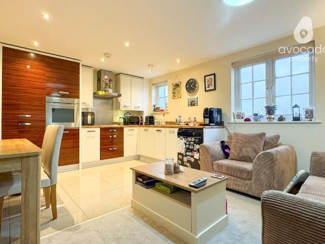 Flycatcher Keep, Jennets Park RG12, 2 bed flat to rent, £1,550 pcm | PrimeLocation