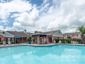 FM 1770 @ Retreat Apts 3 beds, 2 full baths