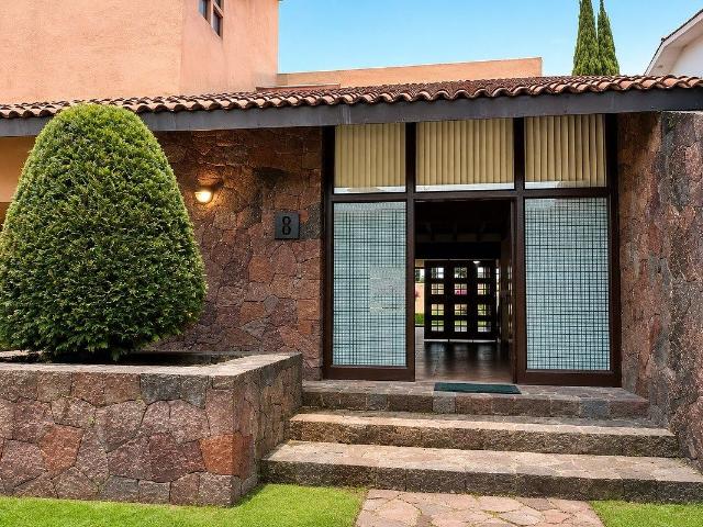 FP CASA EN RENTA EN METEPEC A UN COSTADO DE PLAZAS COMERCIALES