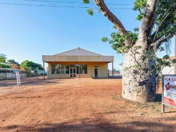 FRO SALE PRIME TOWN CENTRE OPPORTUNITY