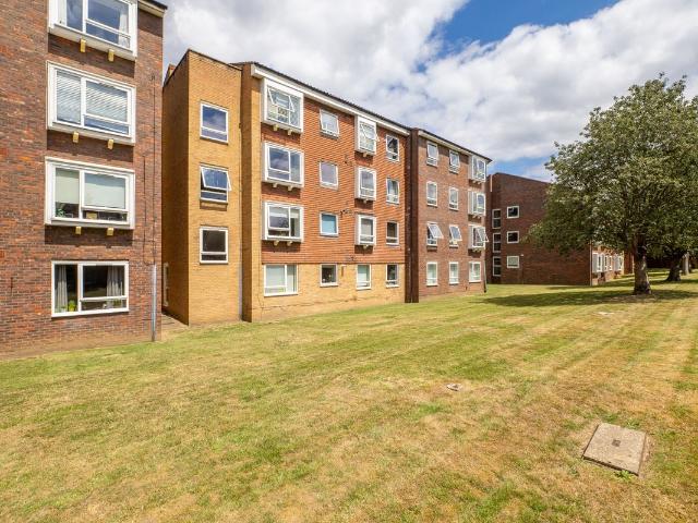 Frobisher Court, Station Approach, Sutton SM2, 2 bed flat to rent, £1,700 pcm | PrimeLocation