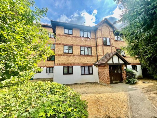 Frobisher Road, Erith, Kent DA8, 1 bed flat to rent, £1,200 pcm | PrimeLocation