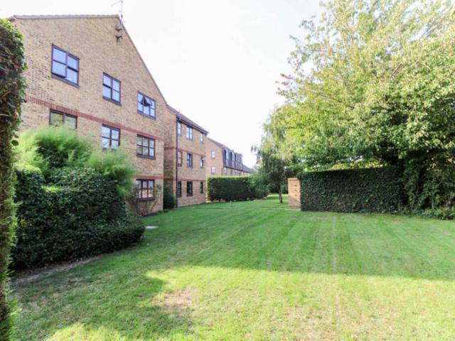 Frobisher Way, Shoeburyness SS3, Studio to rent, £800 pcm | PrimeLocation