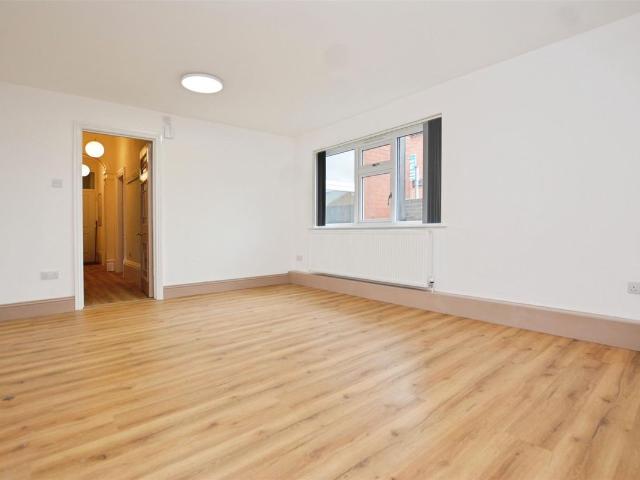 Frodingham Road, Scunthorpe DN15, 2 bed flat to rent, £625 pcm | PrimeLocation