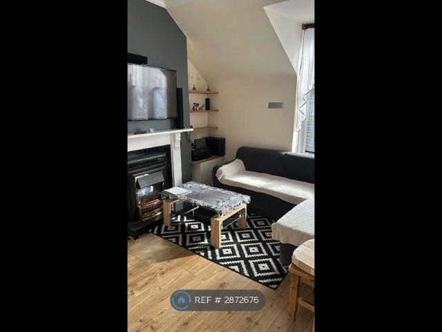 Froghall Road, Aberdeen AB24, 2 bed flat to rent, £750 pcm | PrimeLocation