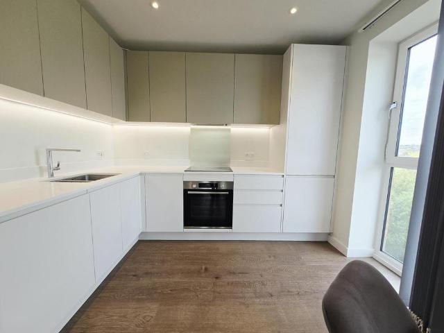 Frogmore Avenue, Watford 2 bed flat to rent £2,200 pcm £508 pw