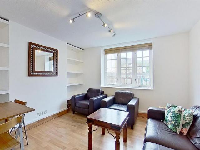 Frogmore, London 2 bed flat to rent £2,100 pcm £485 pw