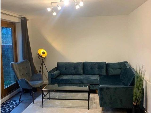 Frogmore, London SW18, 1 bed flat to rent, £2,100 pcm | PrimeLocation
