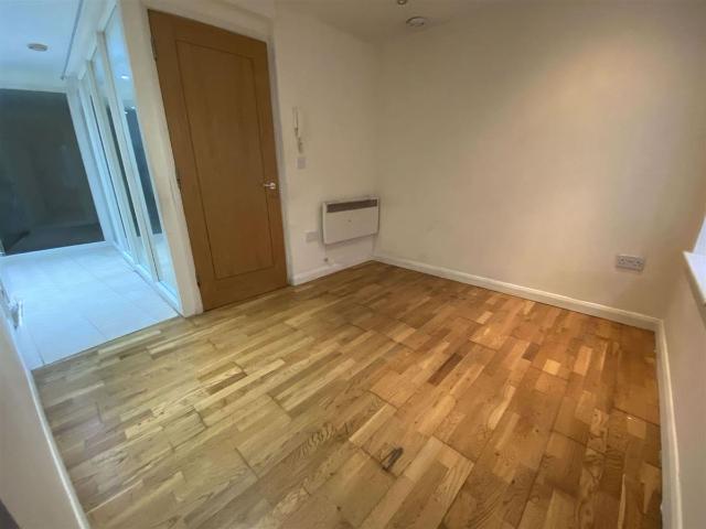 Frogmore Street, Bristol BS1, 1 bed flat to rent, £1,050 pcm | PrimeLocation