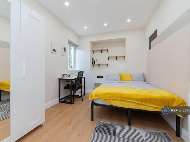 Frognal Avenue, Harrow, HA1 1 bed in a house share to rent £1,025 pcm £237 pw