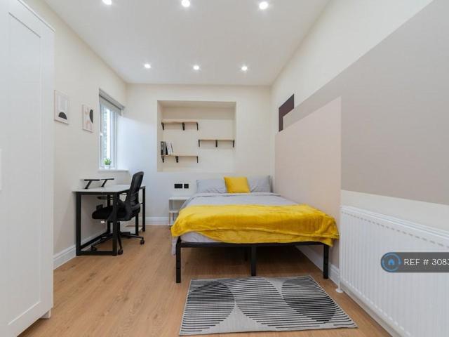Frognal Avenue, Harrow, HA1 1 bed in a house share to rent £1,025 pcm £237 pw