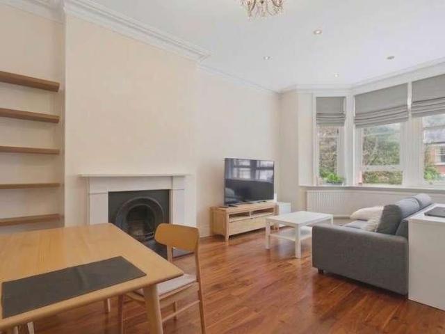 Frognal Court, NW3