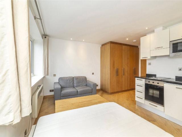 Frognal, Hampstead NW3, Studio to rent, £1,600 pcm | PrimeLocation