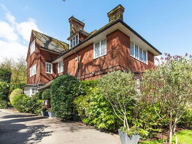Frognal Lane, Hampstead, London NW3, 2 bed flat to rent, £8,450 pcm | PrimeLocation
