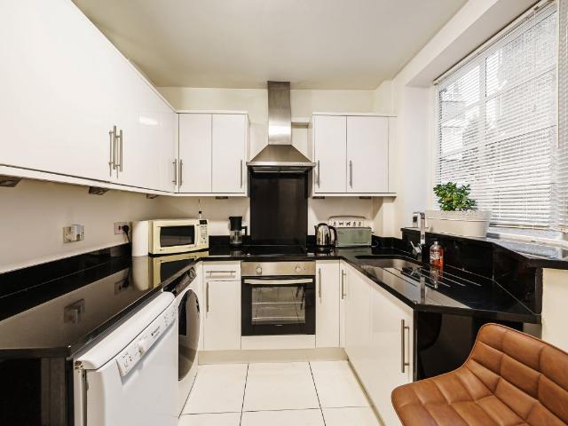 Frognal Lane, London NW3, 3 bed flat to rent, £4,400 pcm | PrimeLocation