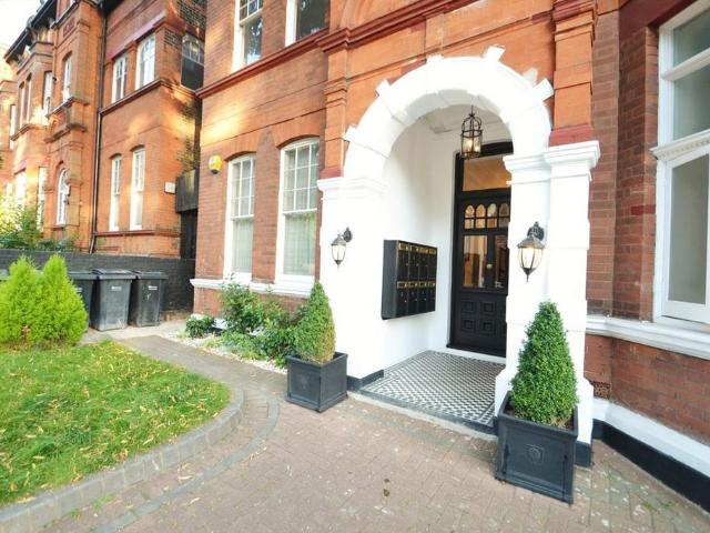 Frognal, London NW3 2 bed flat to rent £2,350 pcm £542 pw