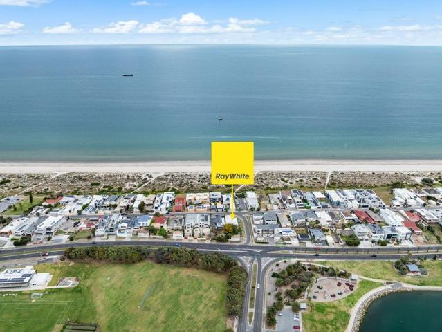 From Seaview To Something New 650m2* Of Lakeside Prestige And Seaside Inspiration
