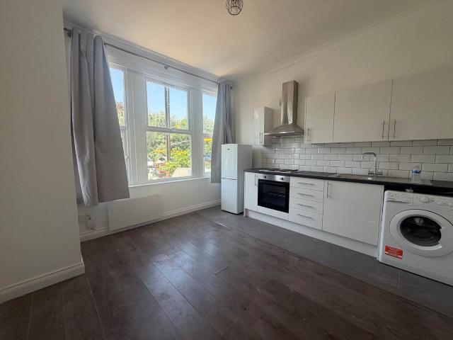 Frome Road, Turnpike Lane N22, Studio to rent, £1,350 pcm | PrimeLocation